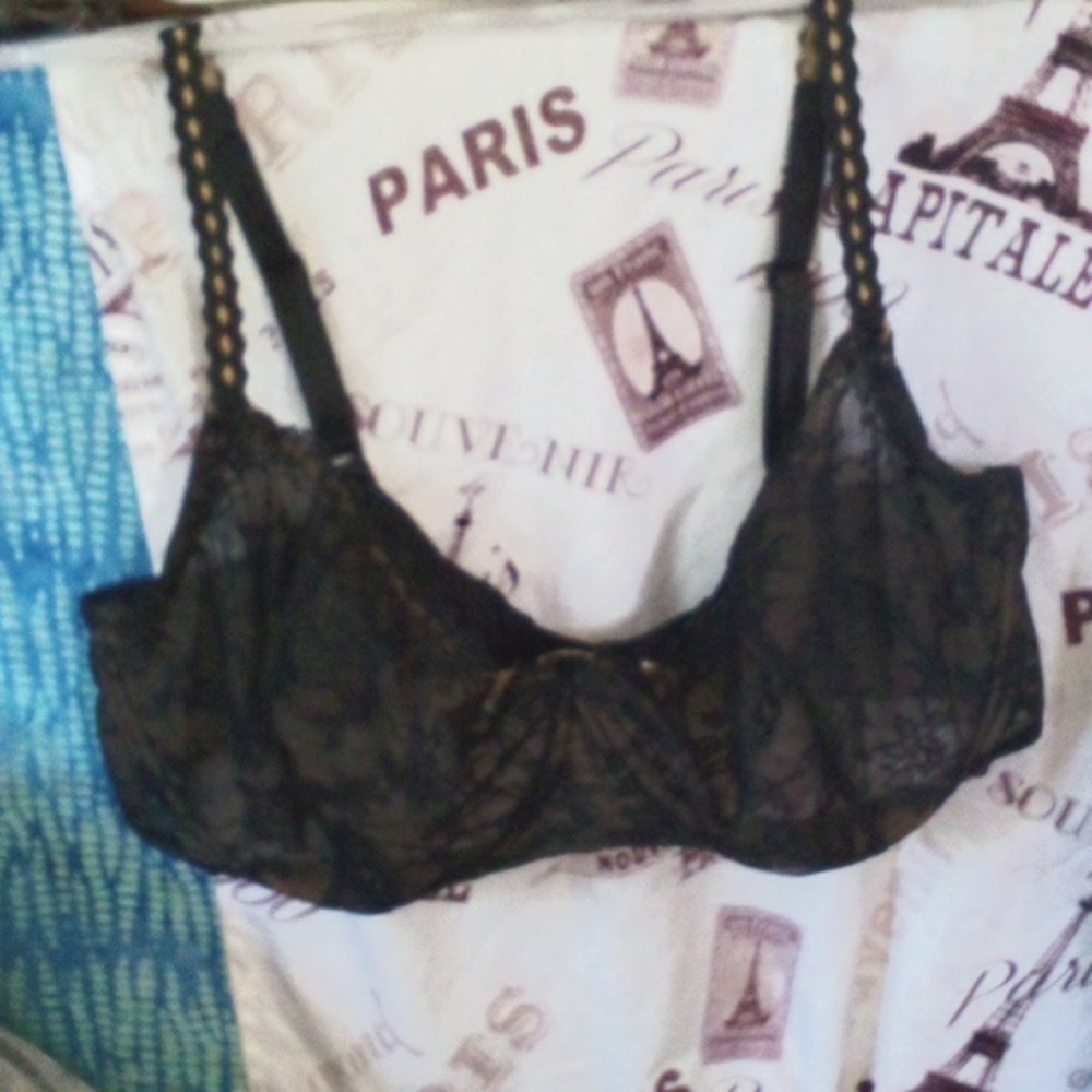 Black lace bra